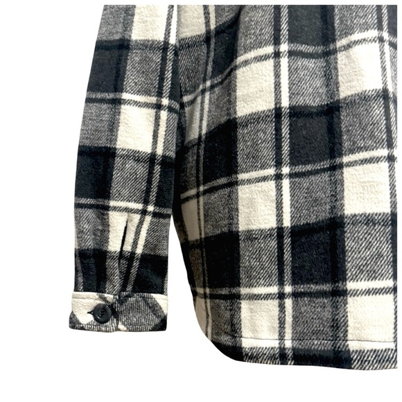 Garage Women’s Plaid Button-Up Coat. Size Large - Picture 11 of 14